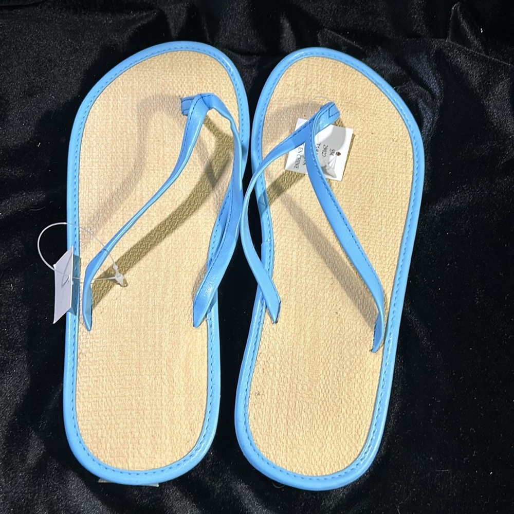 #51 Vintage Red Tag Blue Flip Flops, SZ 9M NIB